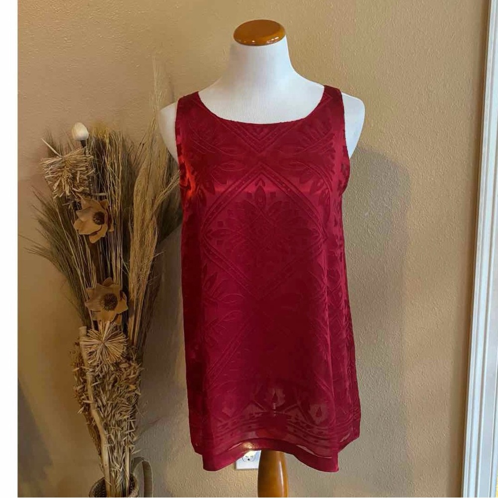 NWT Max Studio Elegant Red Sleeveless Top Size Small